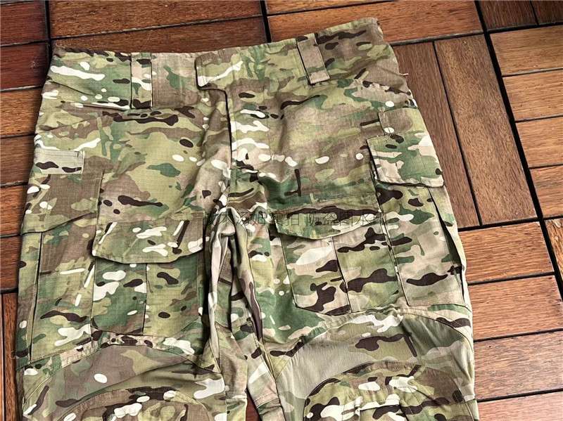 戦術用多機能カーゴパンツ
